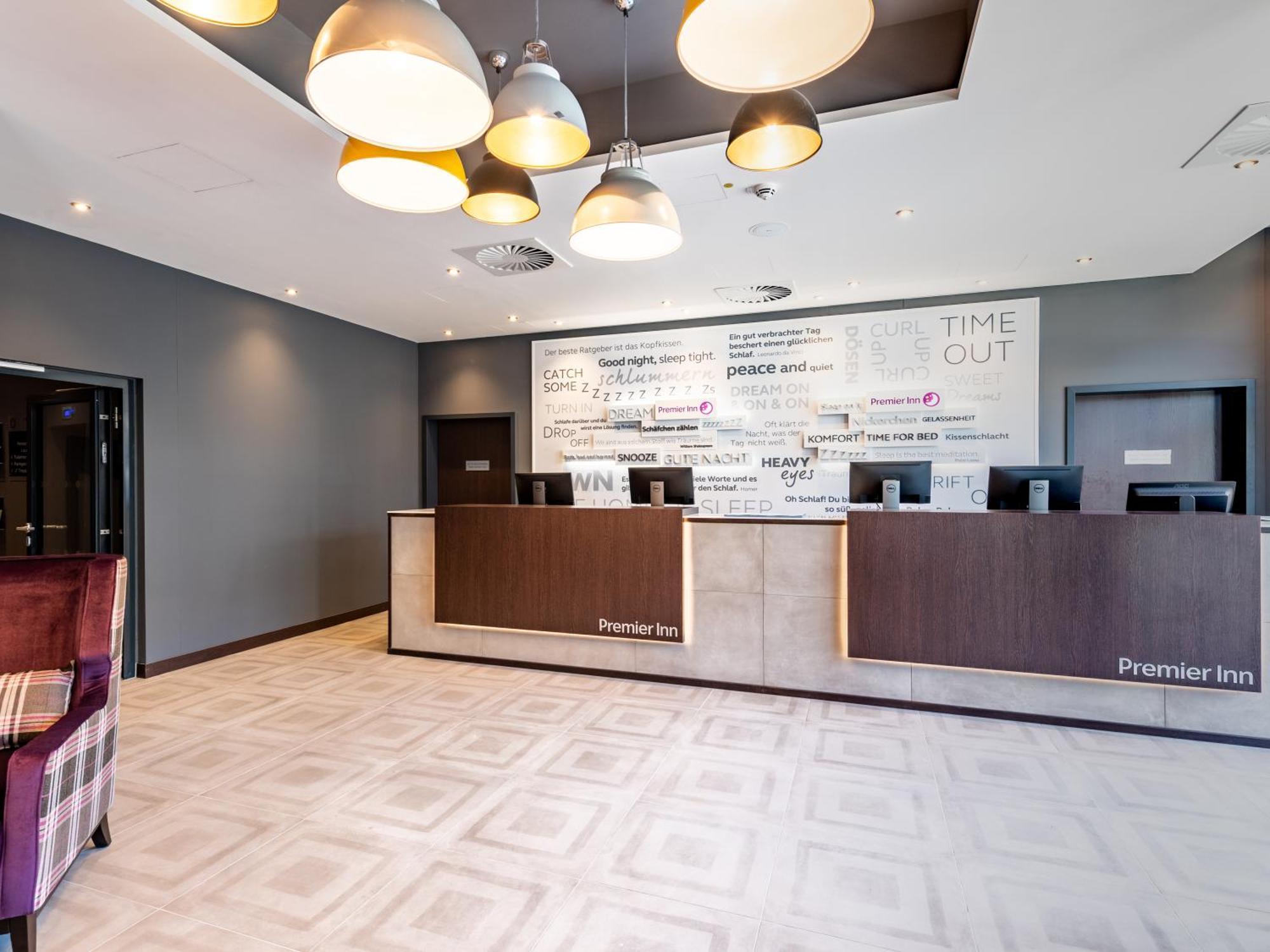 Premier Inn Muenchen City Zentrum Exterior foto